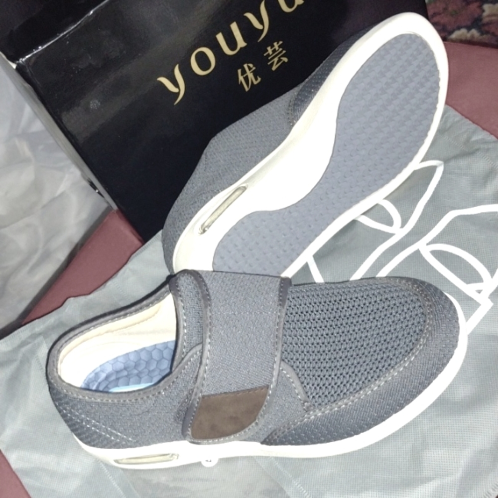 NIB men's diabetic shoes size 8.5